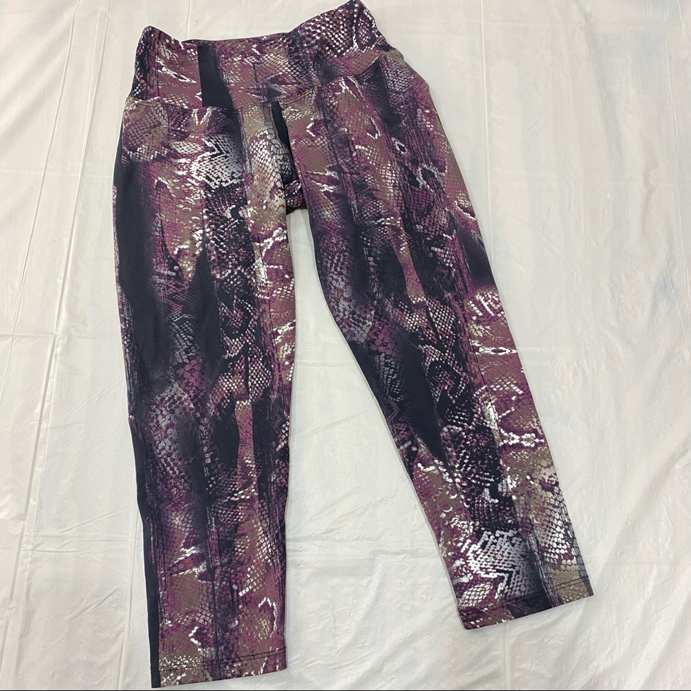 Brazil Wear Maroon Snake Print Crop Leggings Size Small